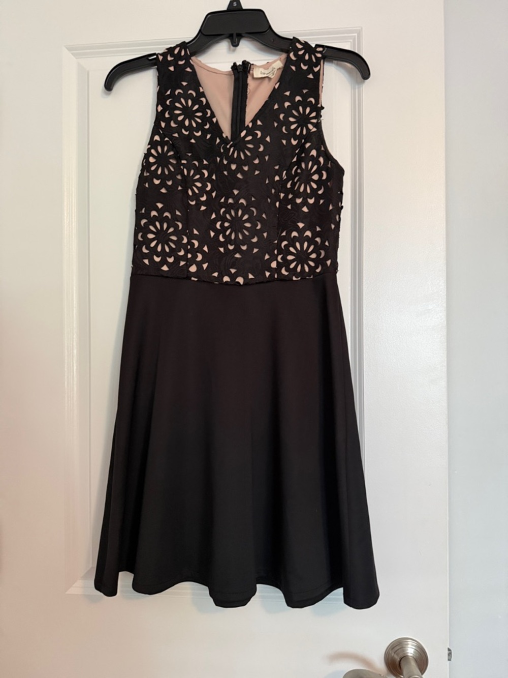 Francesca's Collections Black & Blush Sleeveless Fit-and-Flare Dress